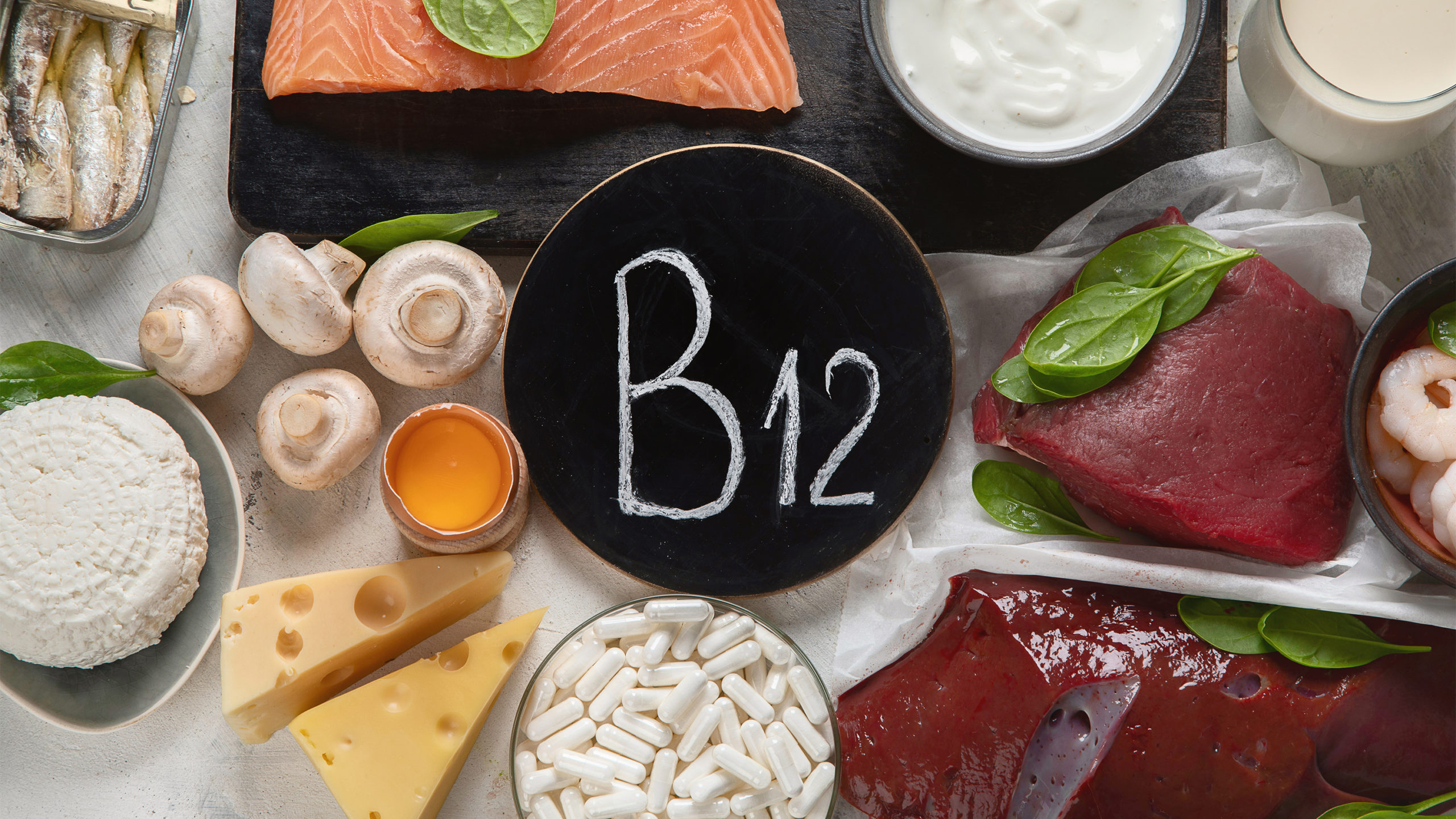 Б 12 польза. Vit b12. Витамин b12 (цианокобаламин). Источники витамина b12. Витамин в12 картинки.