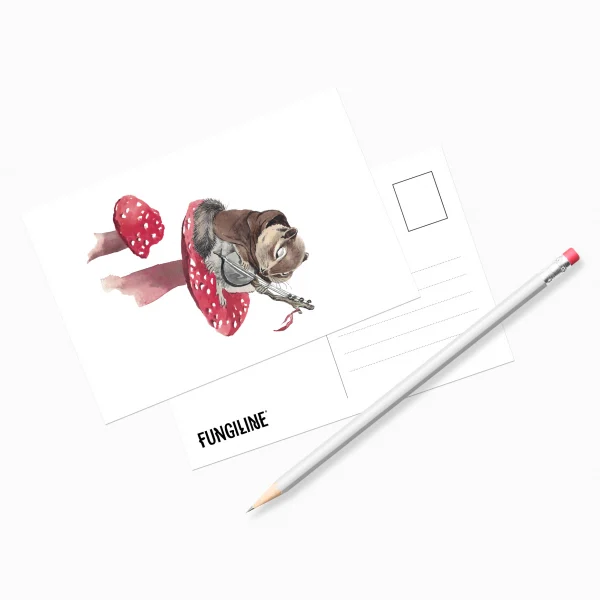 Белка и мухомор - почтовая открытка